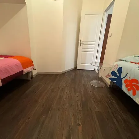 Christelle Apartment *